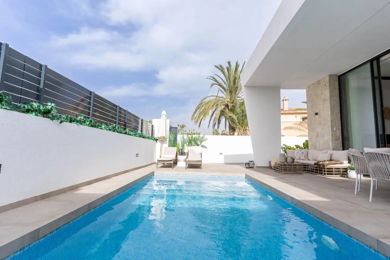 Piscina de Casa o xalet en venda en Torrevieja amb Aire condicionat, Calefacció i Jardí privat