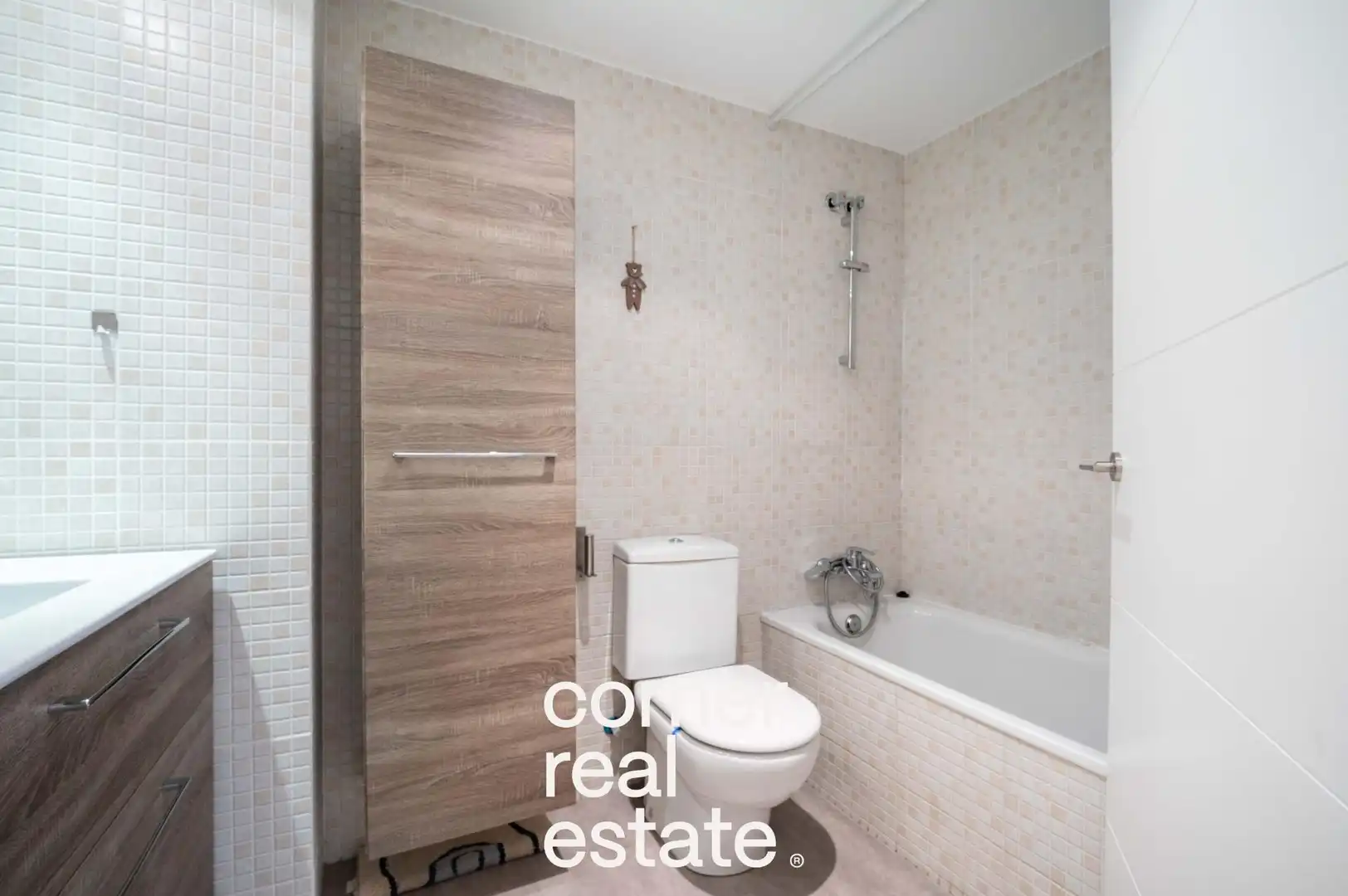 Bathroom of Ground floor for sale in Sant Cugat del Vallès  with Heating, Parquet flooring and Terrace