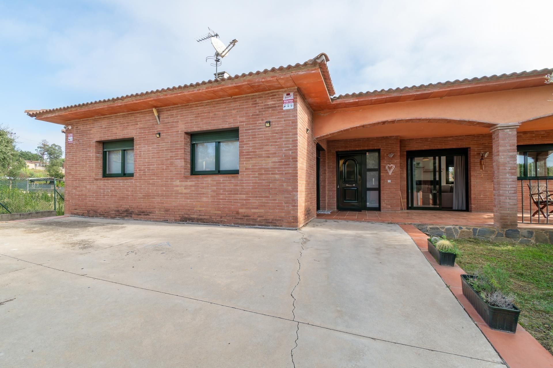 Exterior view of House or chalet for sale in Sils  with Air Conditioner, Heating and Private garden