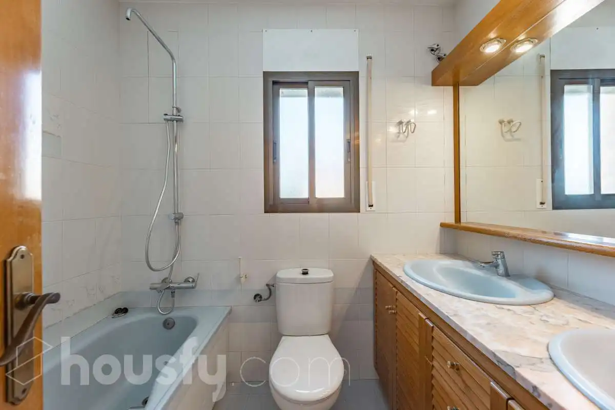 Casa amb piscina en venda a Avinguda de la Llum ., imagen 29