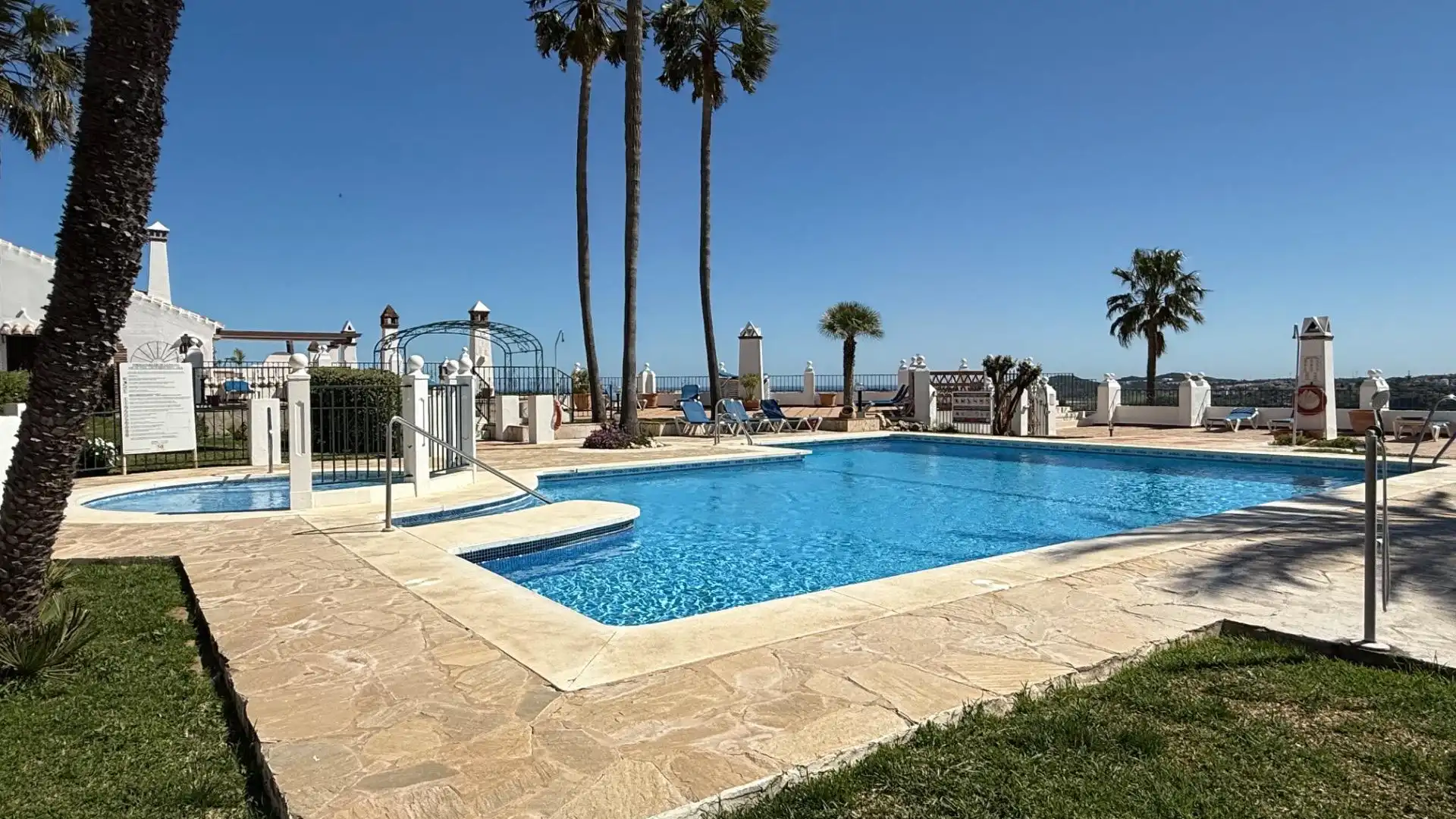 Piscina de Apartamento en venta en Mijas con Terraza y Piscina comunitaria