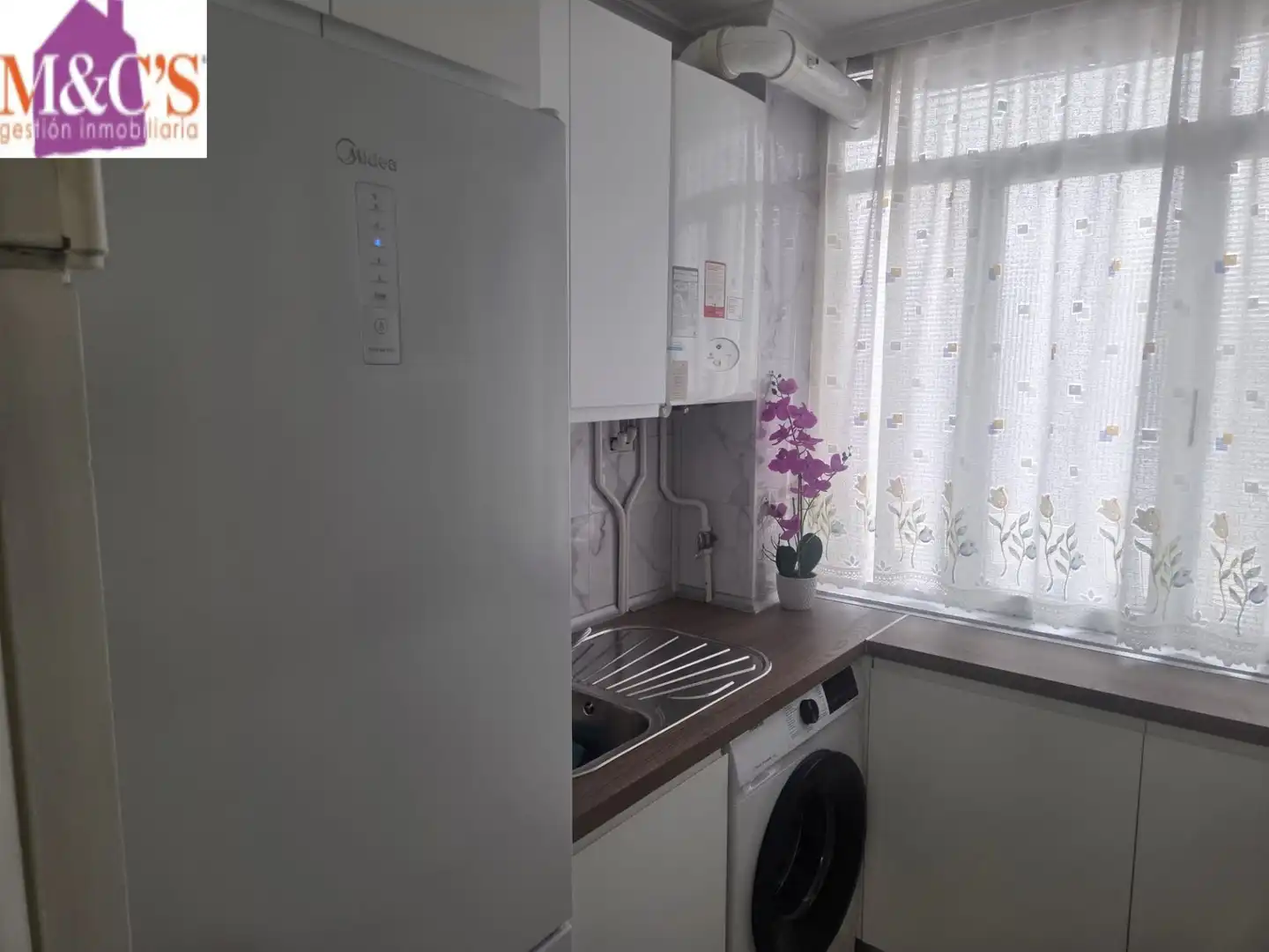 Kitchen of Flat for sale in PAU 2-600