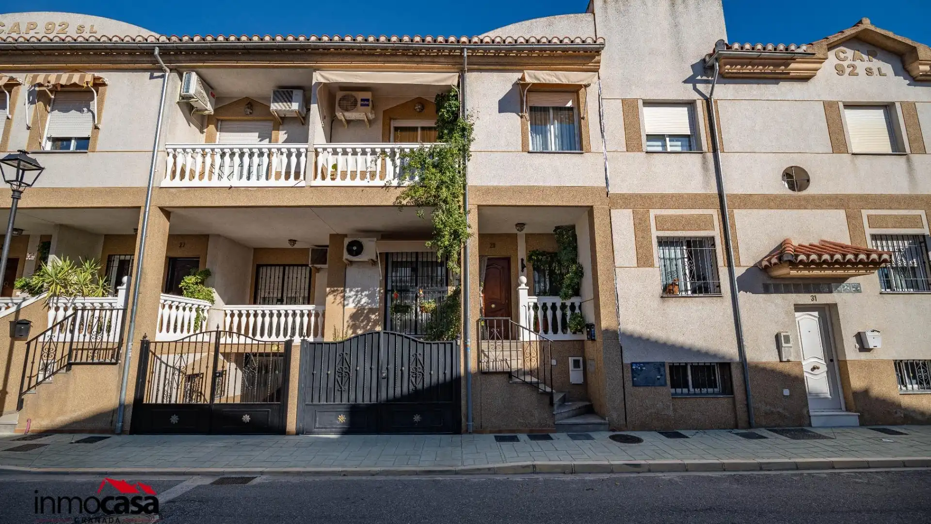 Vista exterior de Casa adosada en venta en Peligros con Aire acondicionado