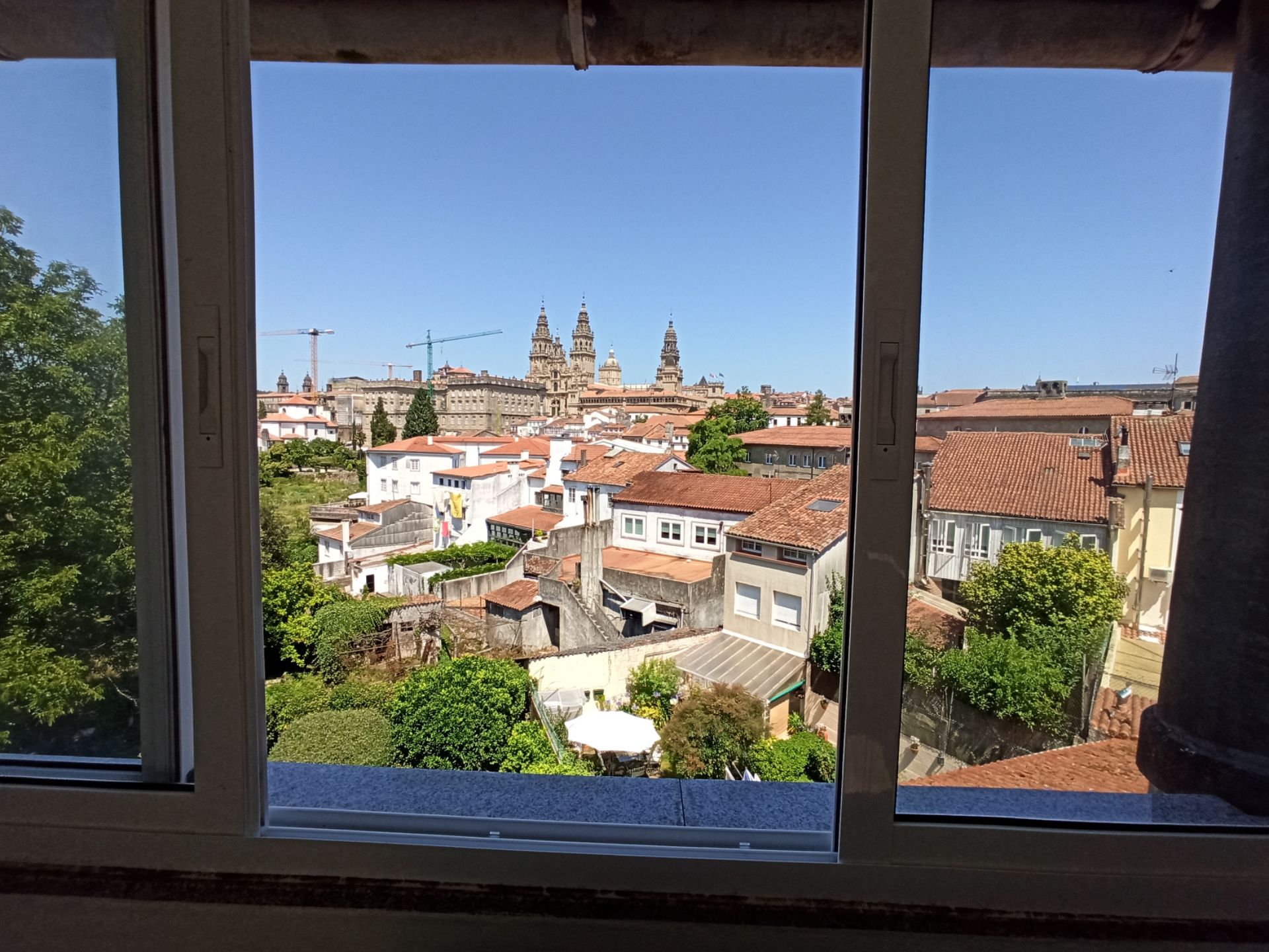 Vista exterior de Pis de lloguer en Santiago de Compostela  amb Moblat