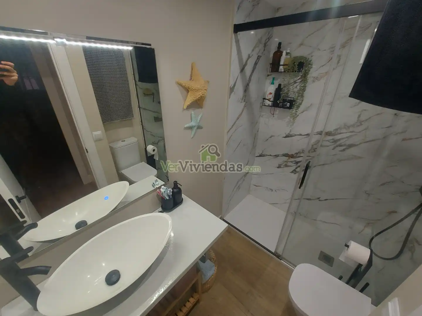 Baño de Casa adosada en venta en Vallirana con Aire acondicionado, Calefacción y Jardín privado
