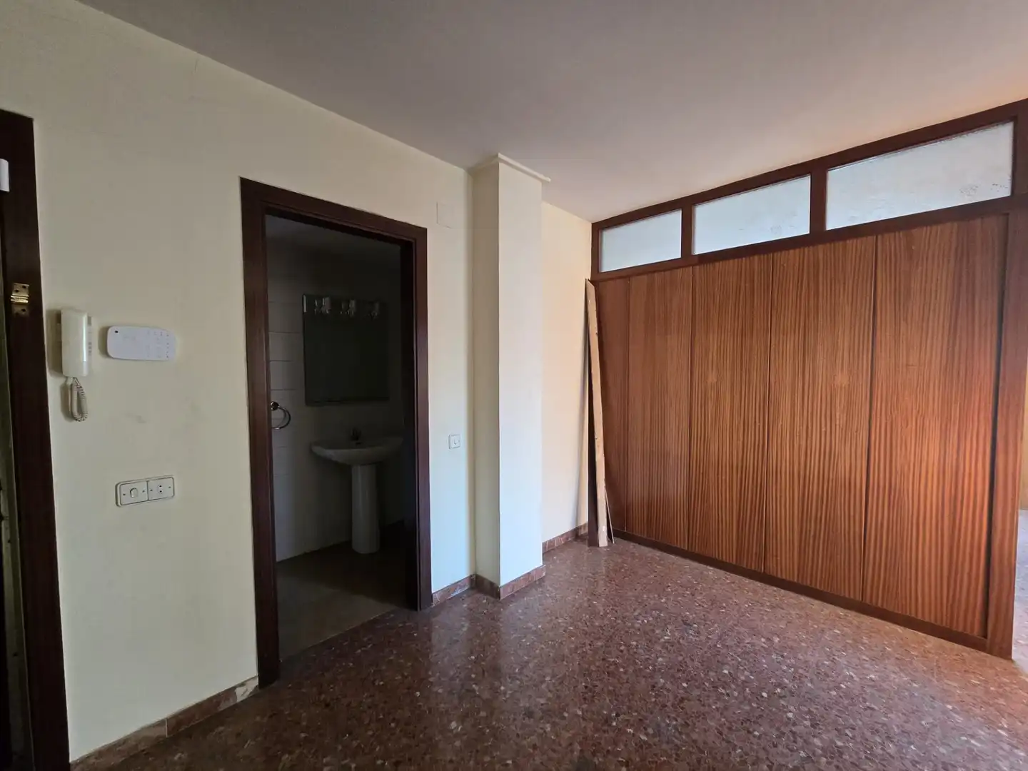 Office space with lift for sale in Carrer de Sant Roc, imagen 3