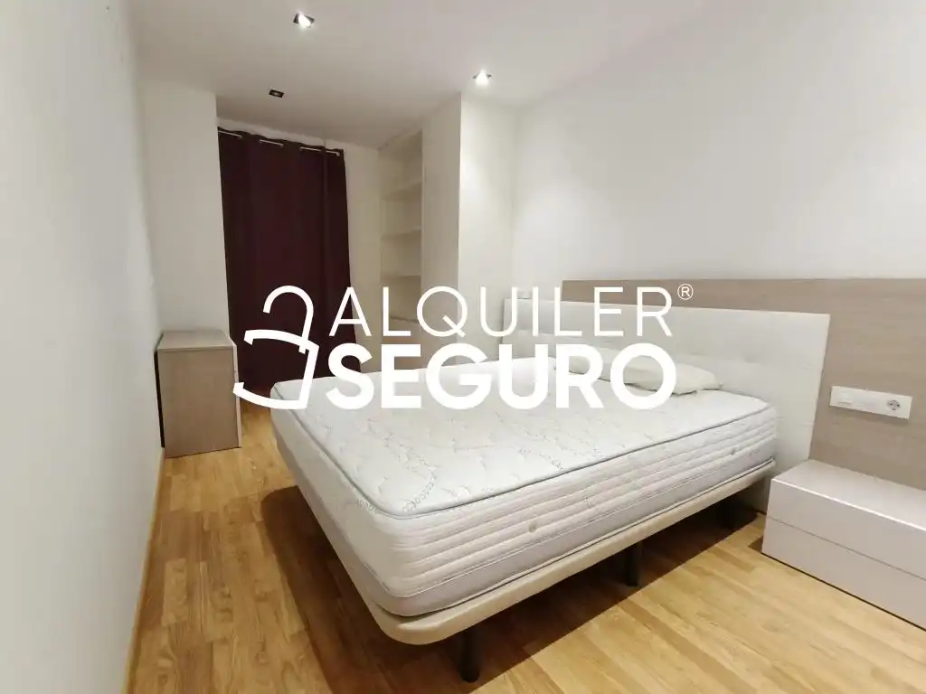 Piso de alquiler en Alfonso El Sabio, Barrio del Centro