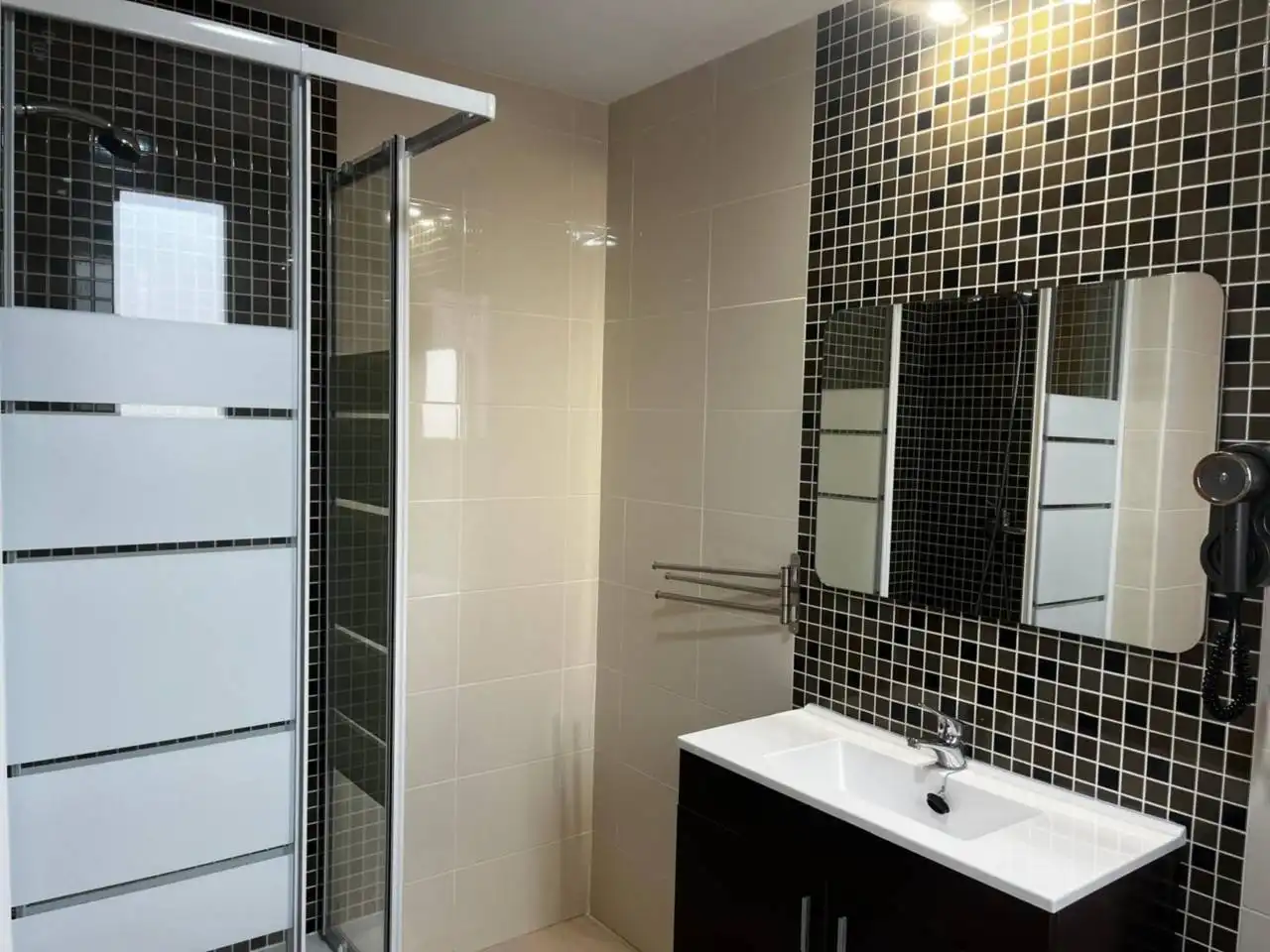 Badezimmer von Dachboden zum Verkauf in San Jorge / Sant Jordi mit Klimaanlage, Heizung und Terrasse