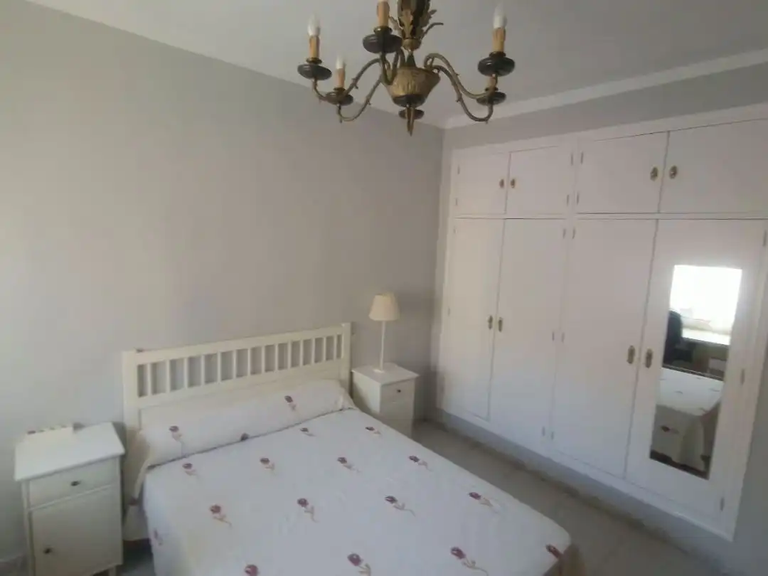 Habitación de Piso para compartir en Madrid con Calefacción, Terraza y Amueblado