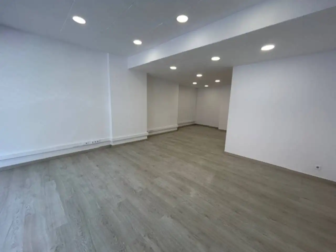 Gewerbefläche zum Verkauf in Calle Galileu, imagen 3