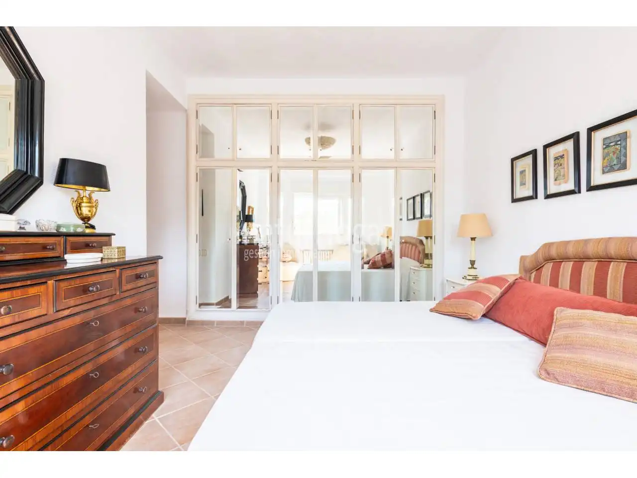 Habitación de Casa o chalet en venta en Paterna con Aire acondicionado, Calefacción y Jardín privado