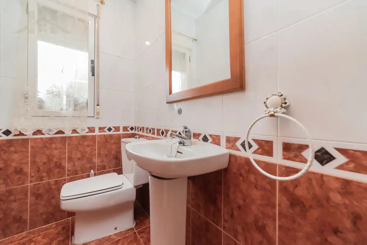 Bathroom of Houses for sale in Arroyomolinos (Madrid)  with Air Conditioner, Heating and Private garden