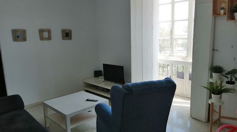 Foto 2 de Piso de alquiler en Plaza de Sevilla, El Pópulo - Santa María, Cádiz Capital