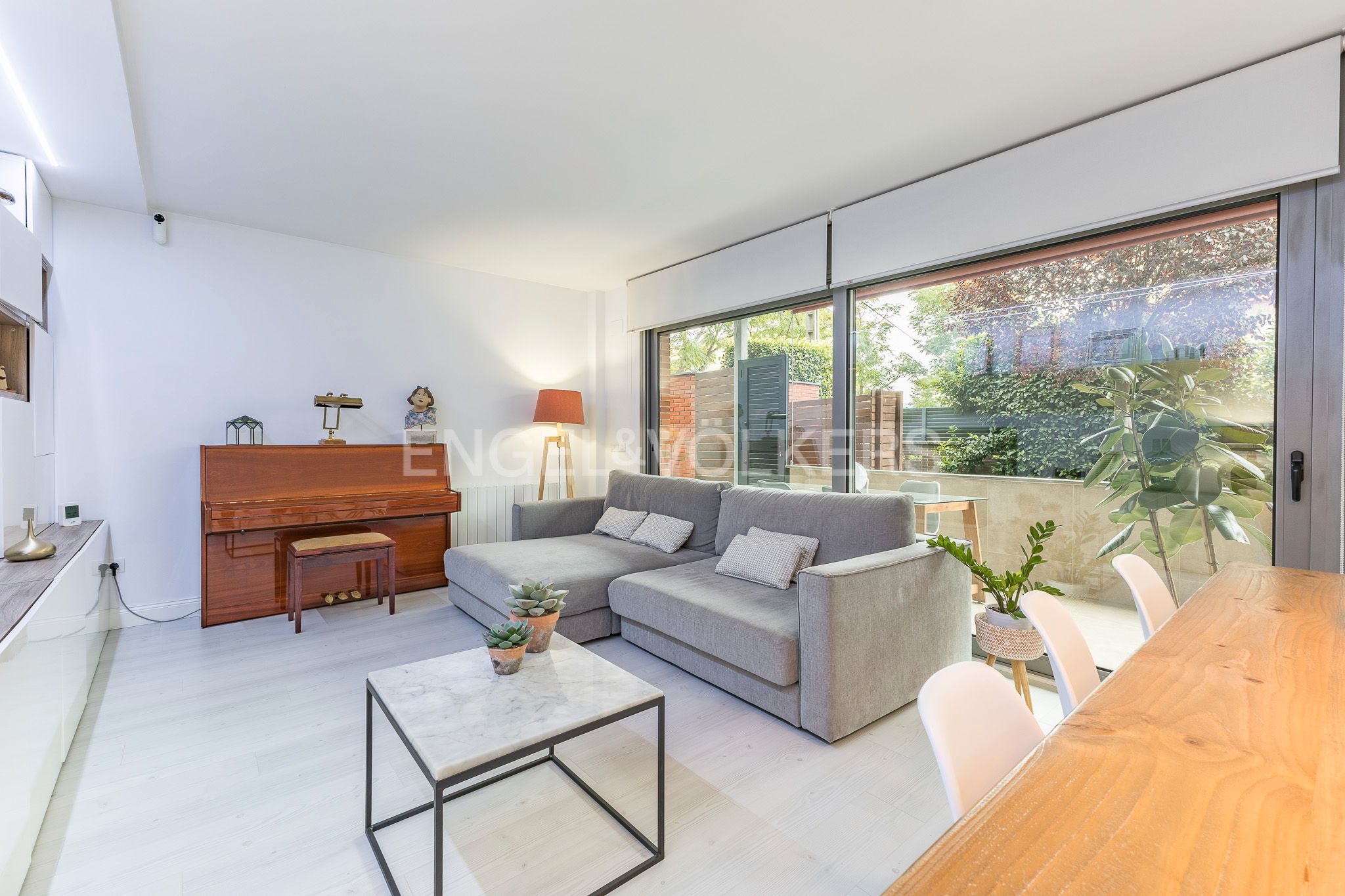 Sala de estar de Apartamento en venta en Sant Cugat del Vallès con Aire acondicionado, Calefacción y Jardín privado