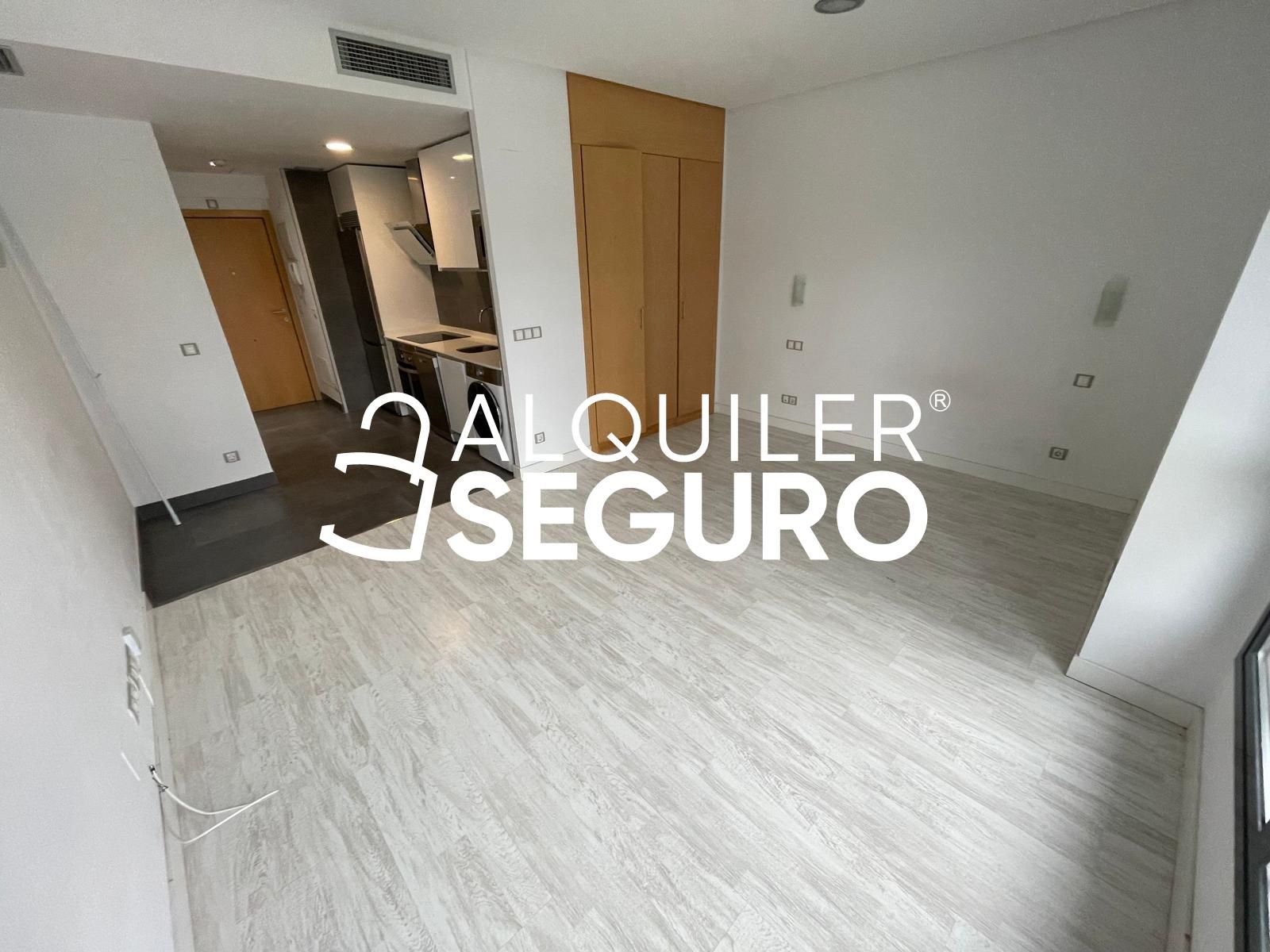 Habitación de Estudio de alquiler en  Madrid Capital con Aire acondicionado, Calefacción y Trastero