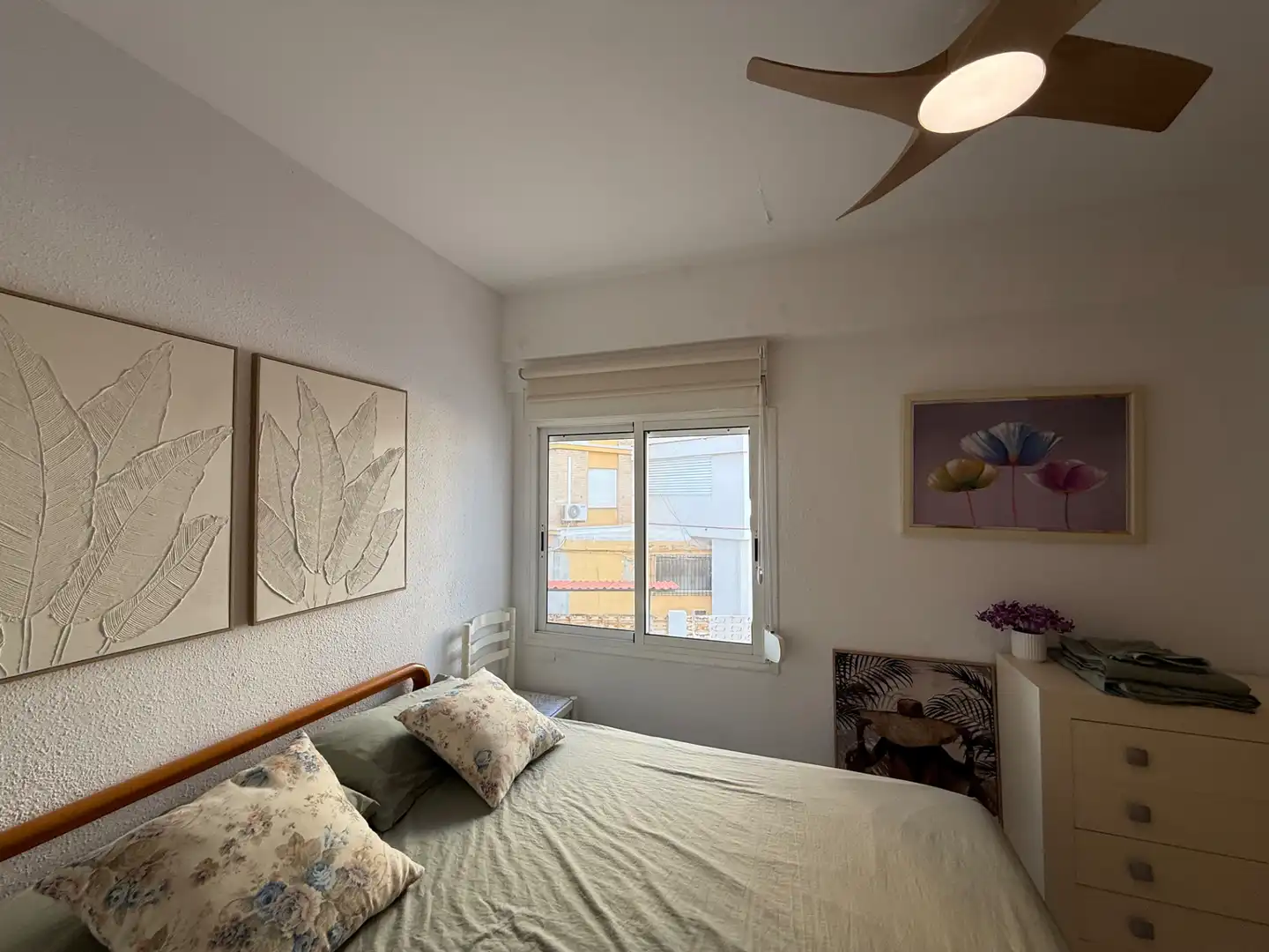 Dormitori de Apartament de lloguer en Dénia amb Calefacció, Terrassa i Traster