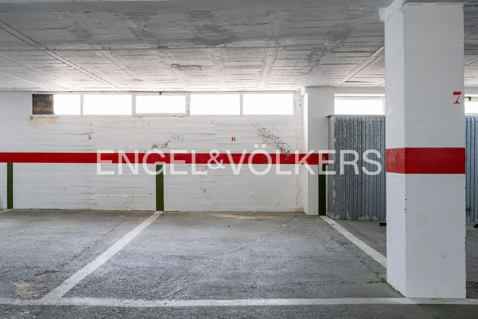 Parking de Dúplex en venta en Chipiona con Aire acondicionado, Calefacción y Terraza