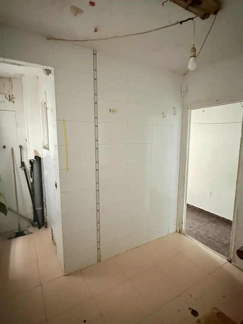 Bathroom of Flat for sale in Badalona  with Alarm