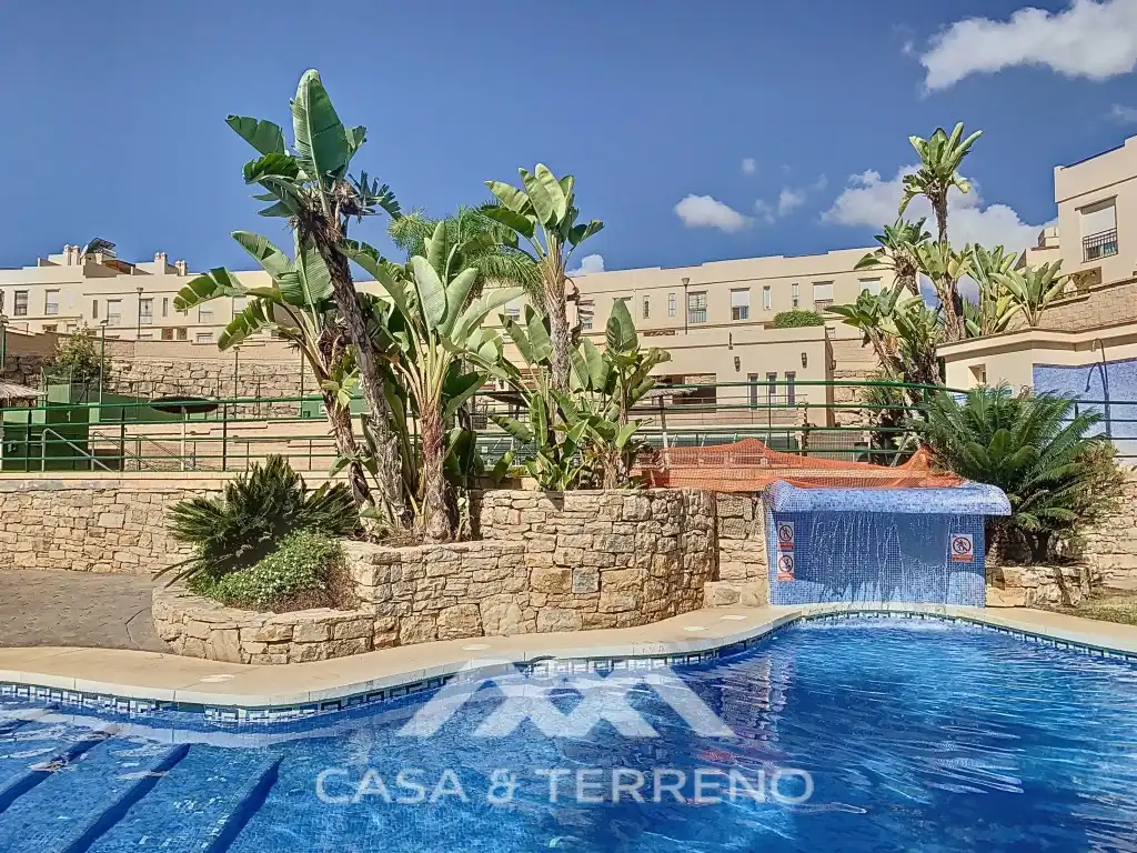 Adossat amb piscina en venda a Calle Celestina, imagen 2