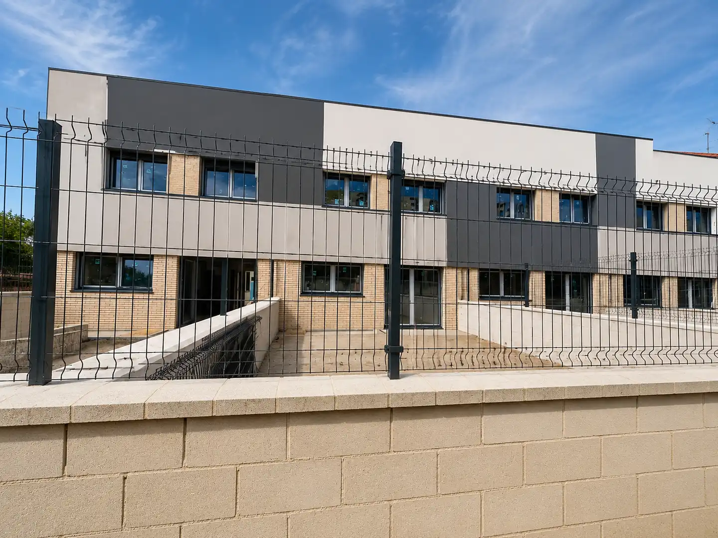 Vista exterior de Casa o xalet en venda en Valdemoro amb Aire condicionat, Calefacció i Jardí privat