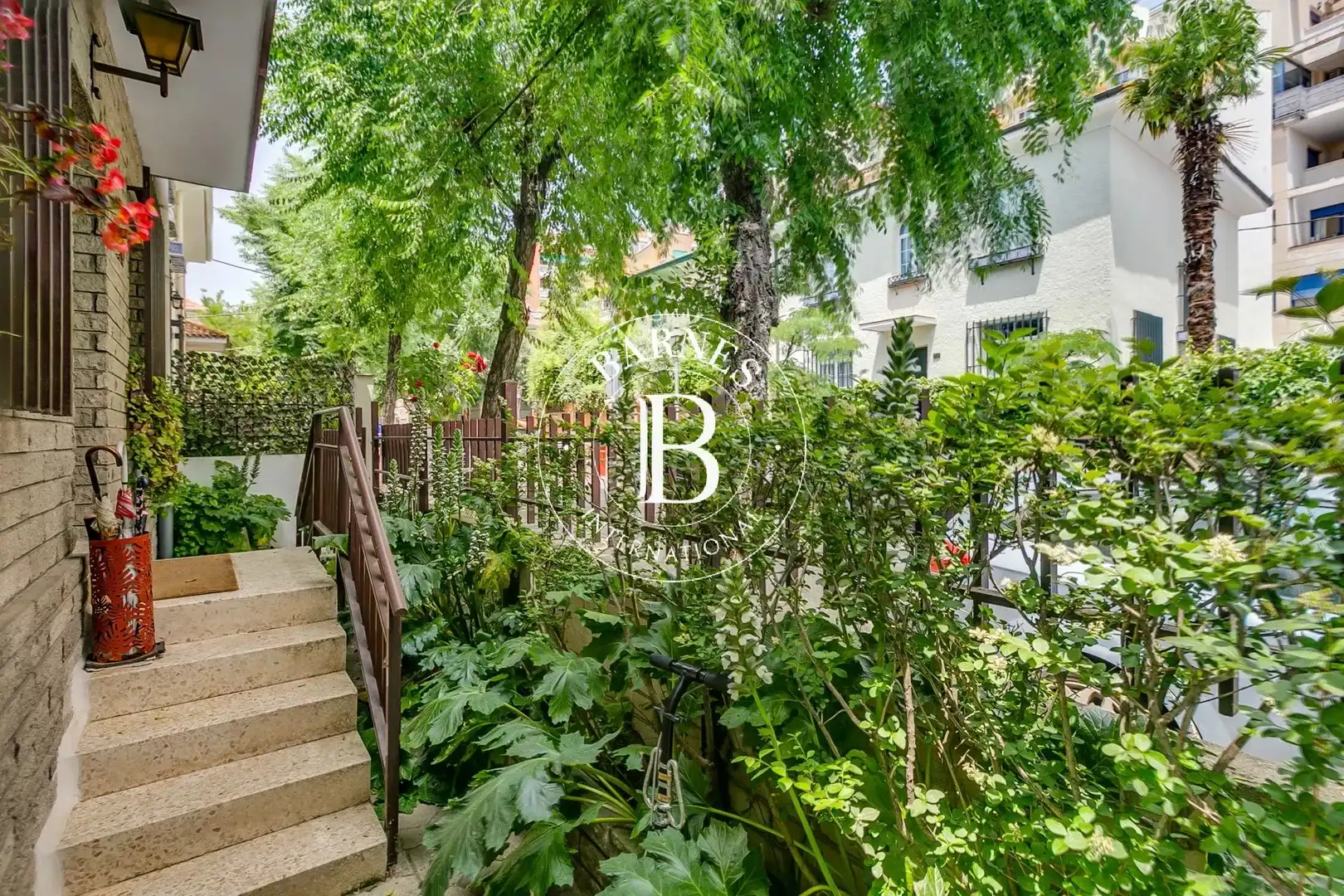 Jardí de Casa o xalet en venda en Madrid amb Aire condicionat, Calefacció i Jardí privat