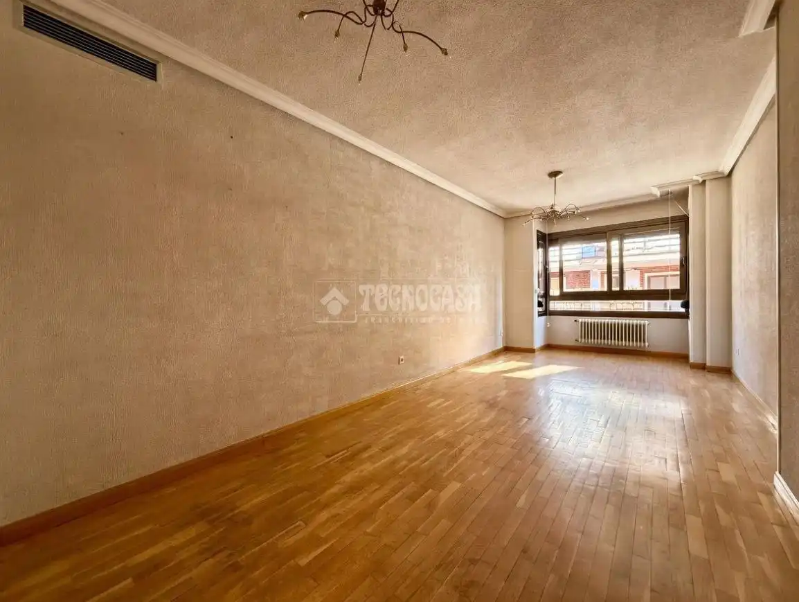 Sala de estar de Piso en venta en Madrid con Aire acondicionado, Calefacción y Balcón