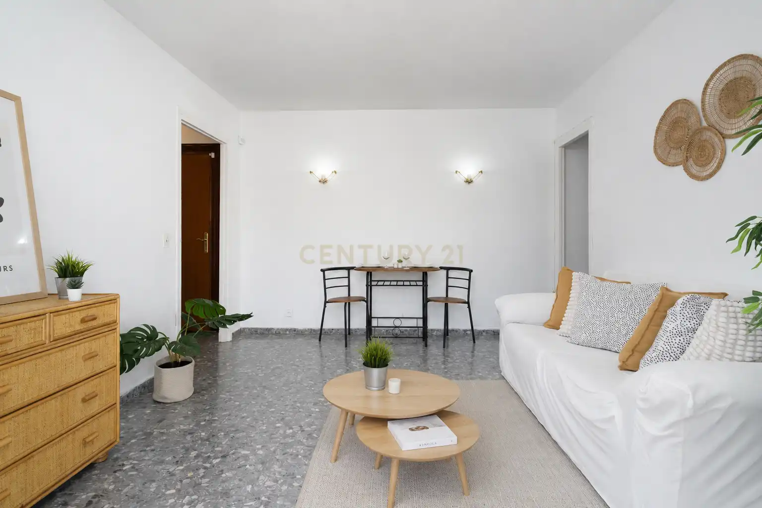 Sala de estar de Piso en venta en Marbella con Balcón y Alarma