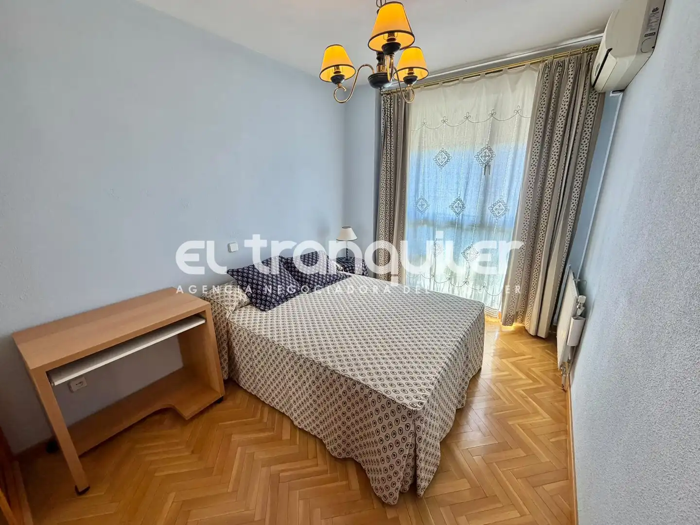 Bedroom of Flat for rent in Madrid  with Air Conditioner, Parquet flooring and Furnished