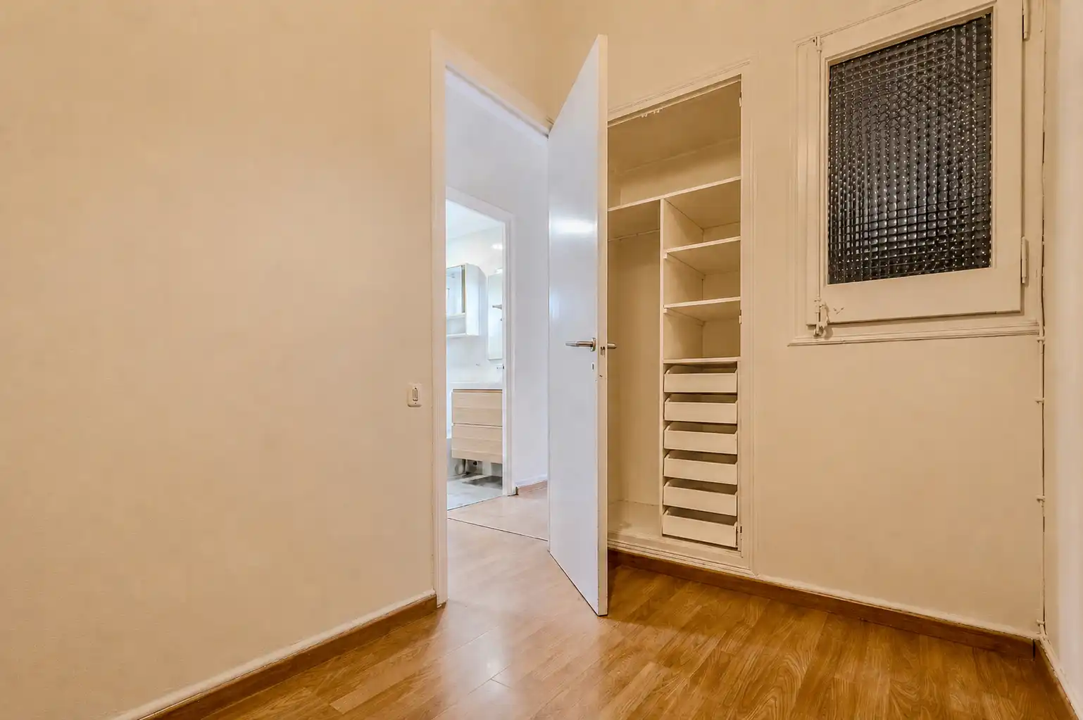Habitación de Casa o chalet en venta en Premià de Mar con Parquet, Balcón y Alarma