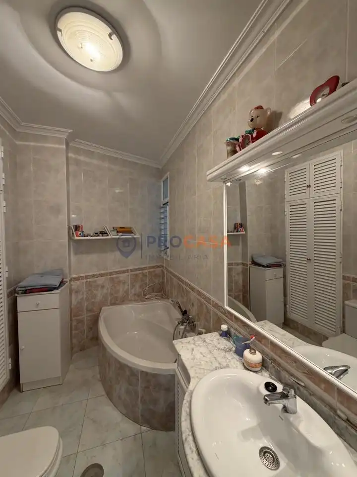 Bathroom of Buildings for sale in Montellano