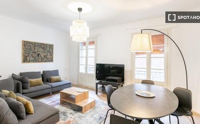 Living room of Flat to rent in  Barcelona Capital  with Air Conditioner, Heating and Furnished