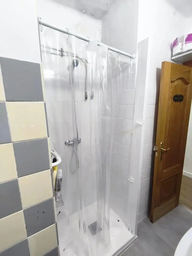 Bathroom of Flat for rent in Valencia  with Air Conditioner, Heating and Terrace
