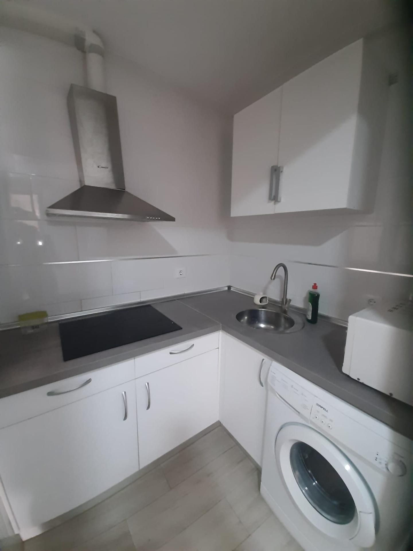 Kitchen of Flat to rent in  Sevilla Capital  with Air Conditioner and Heating