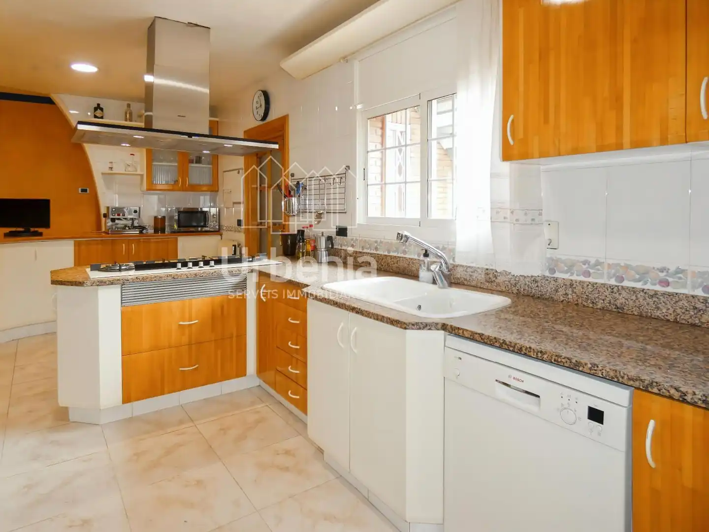 Cocina de Casa o chalet en venta en Premià de Mar con Aire acondicionado, Calefacción y Piscina