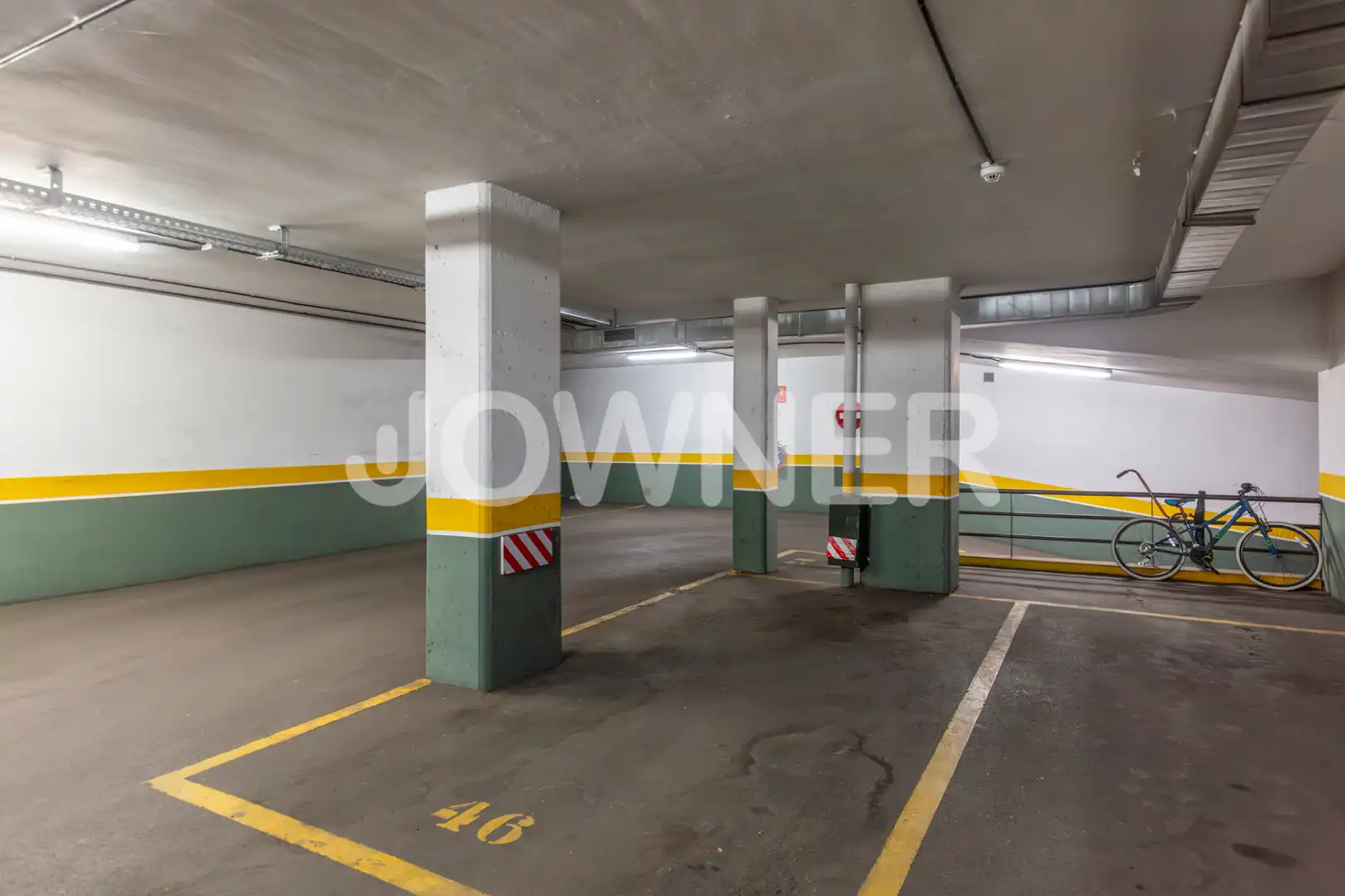 Parking of Flat for sale in Madrid  with Air Conditioner, Storage room and Oven