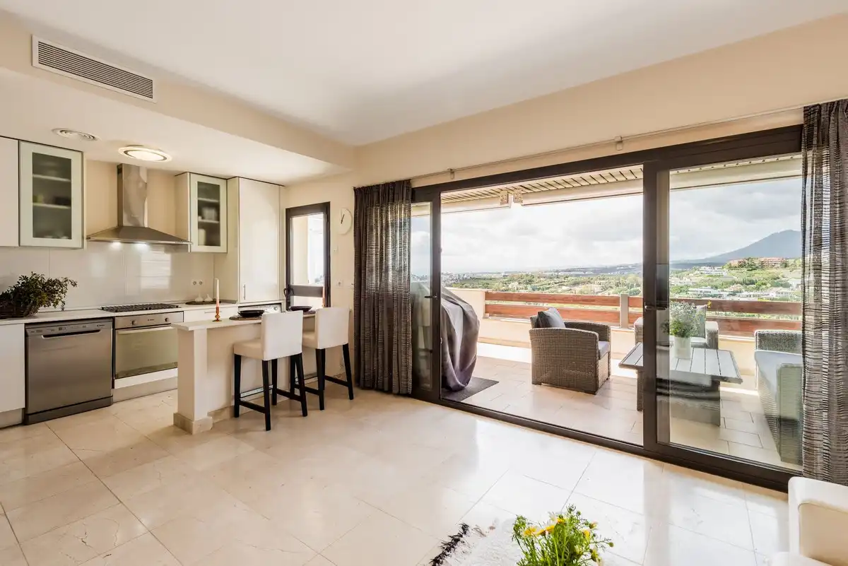 Penthouse with pool for sale in El Paraíso, imagen 5