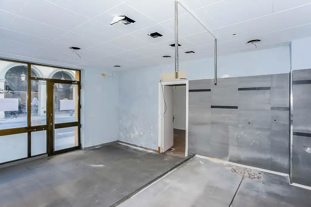 Local commercial à vendre à Av de les Voltes, imagen 6