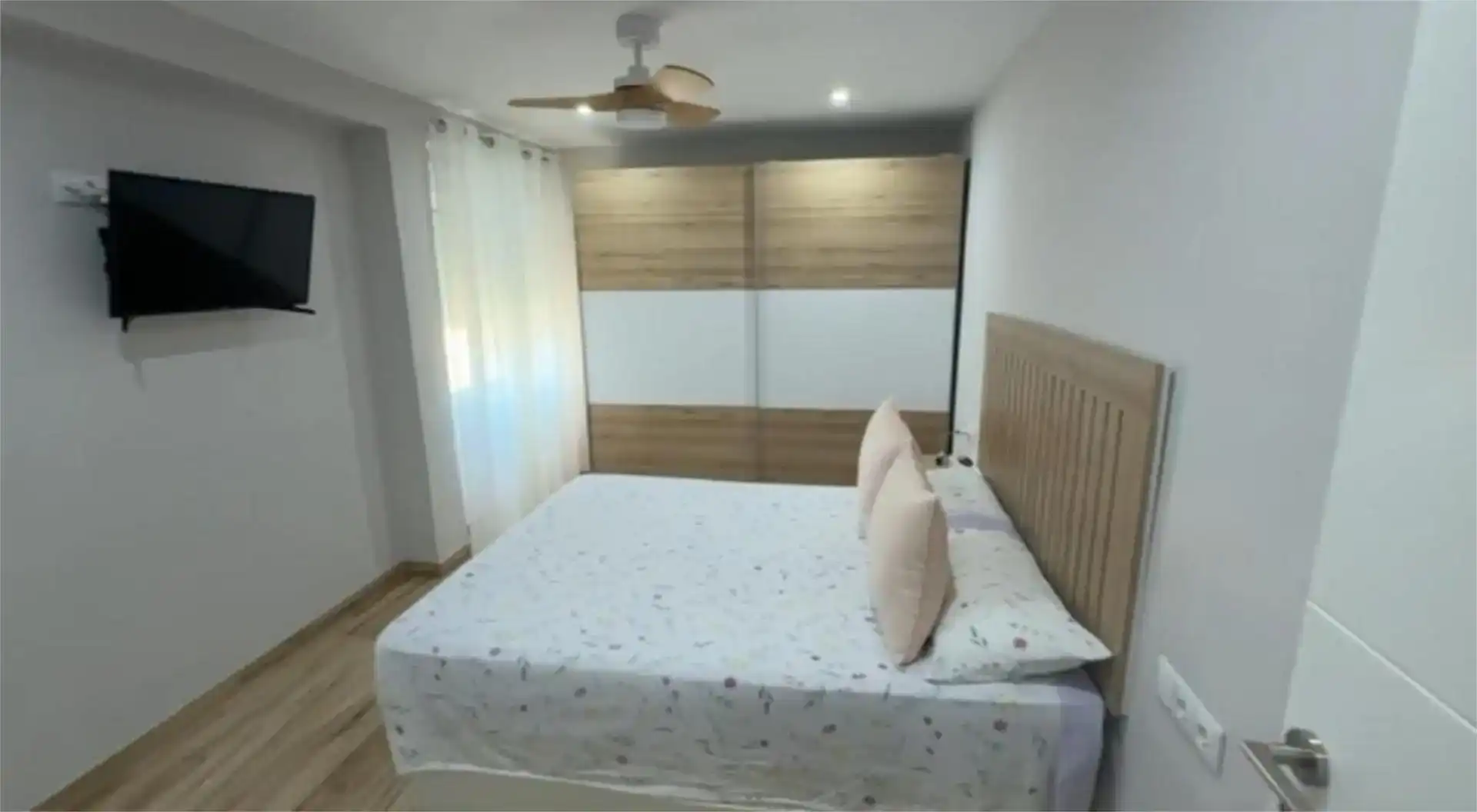 Bedroom of Flat for sale in Elda  with Air Conditioner and Balcony