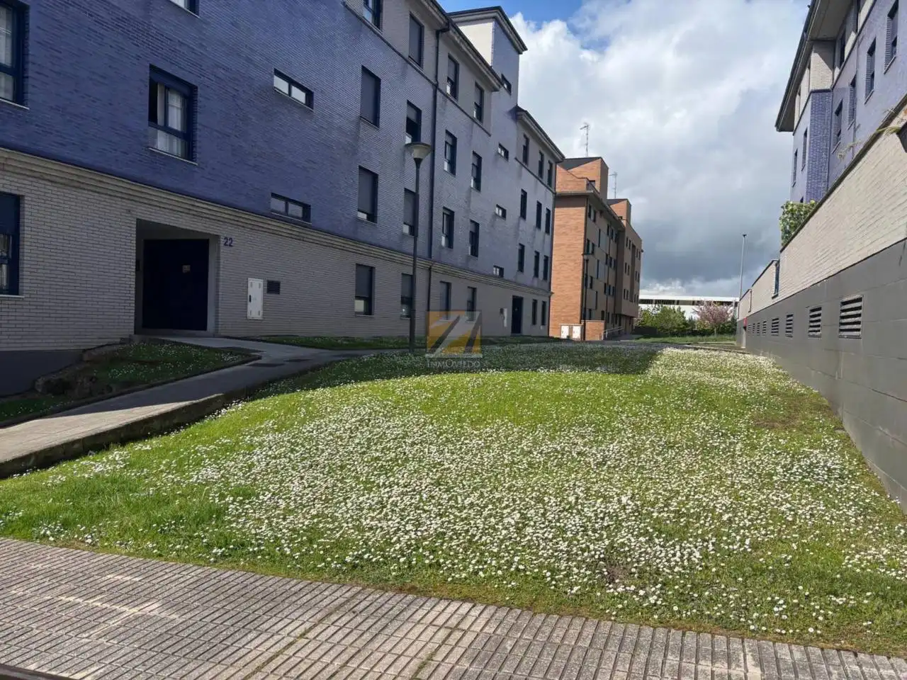 Außenansicht von Wohnung zum Verkauf in Gijón  mit Heizung, Abstellraum und Möbliert