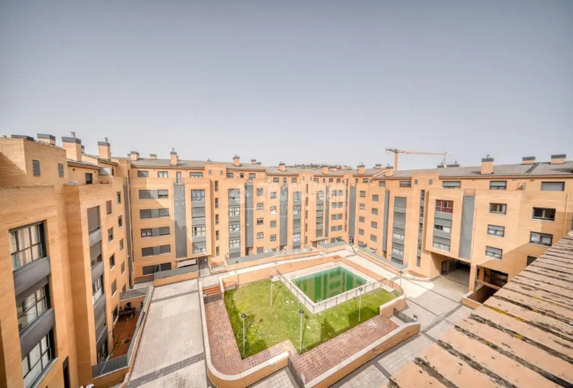 Vista exterior de Piso en venta en Arroyo de la Encomienda con Terraza, Trastero y Piscina comunitaria