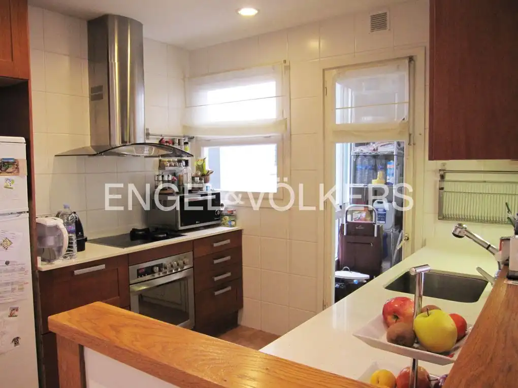 Kitchen of Flat for sale in Barcelona  with Air Conditioner, Heating and Parquet flooring
