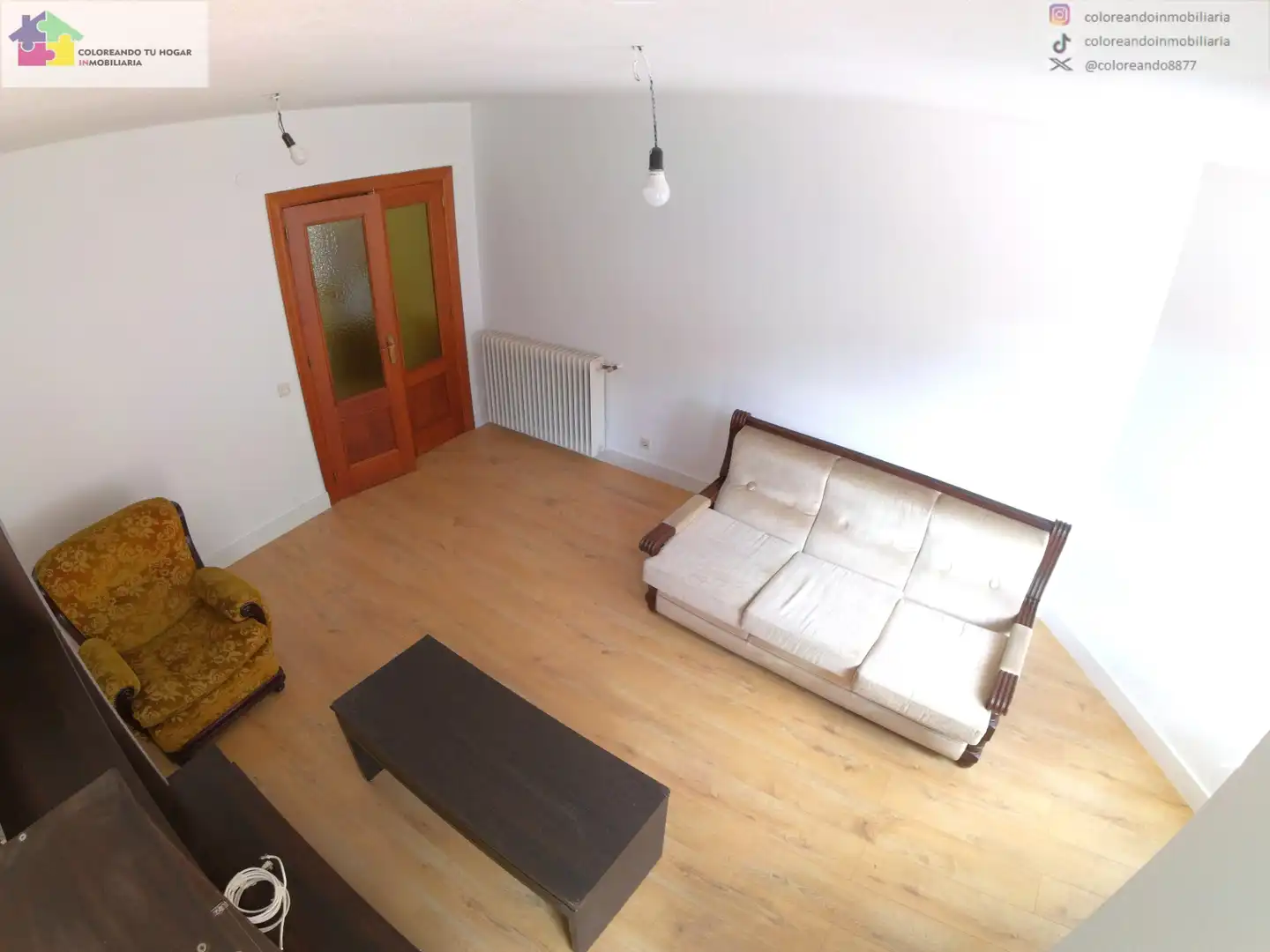 Sala de estar de Piso en venta en Matallana de Torío con Calefacción, Jardín privado y Parquet