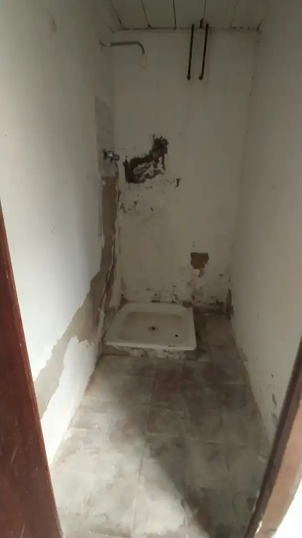 Baño de Nave industrial de alquiler en Manises con Calefacción y Alarma