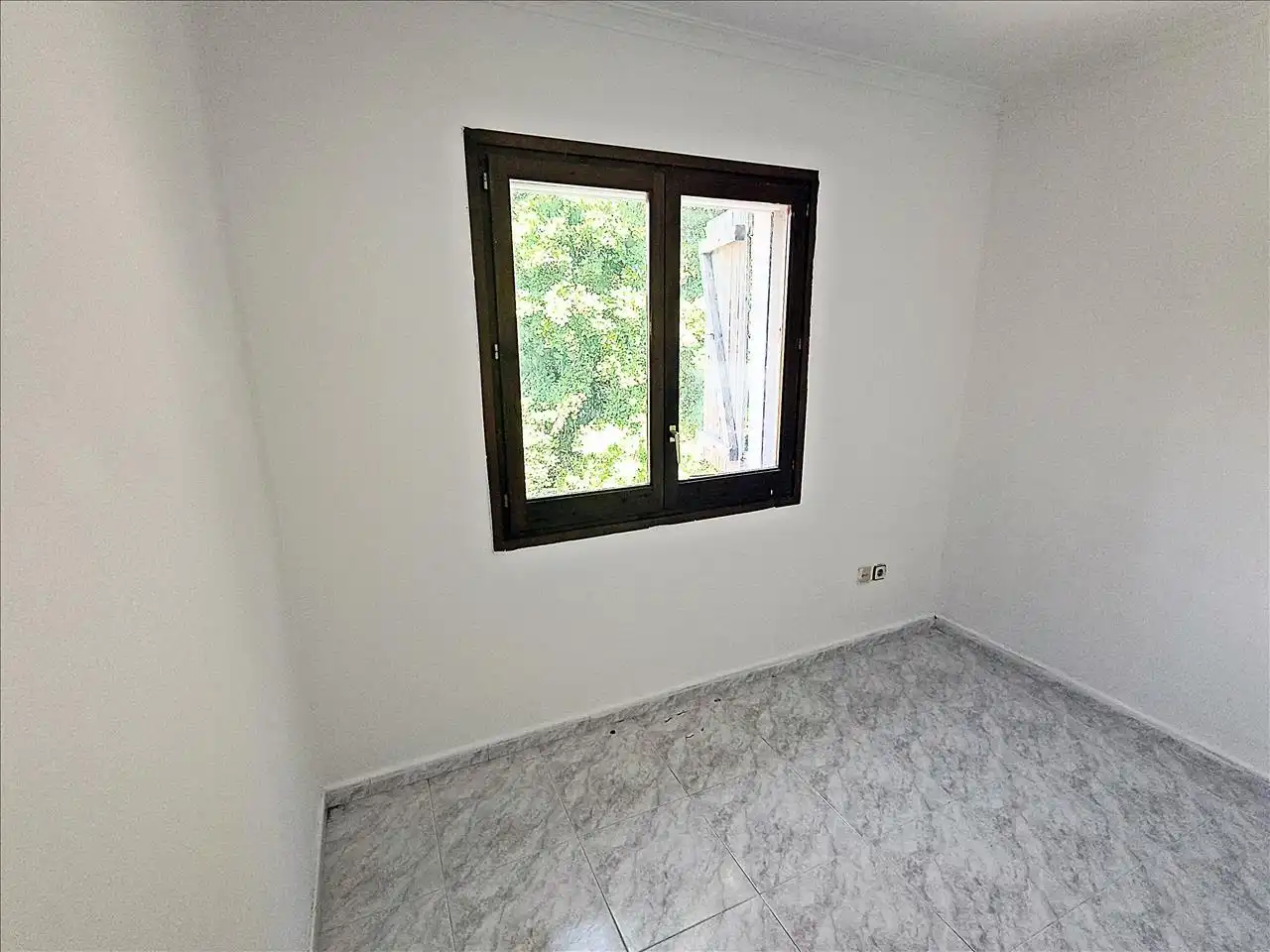 Balcony of Houses for sale in Vallgorguina