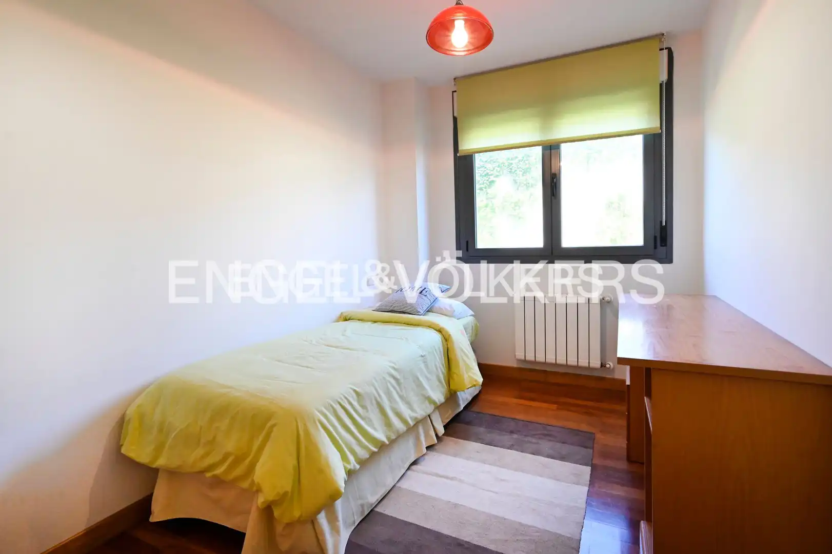 Habitación de Piso de alquiler en Santander con Calefacción, Trastero y Piscina