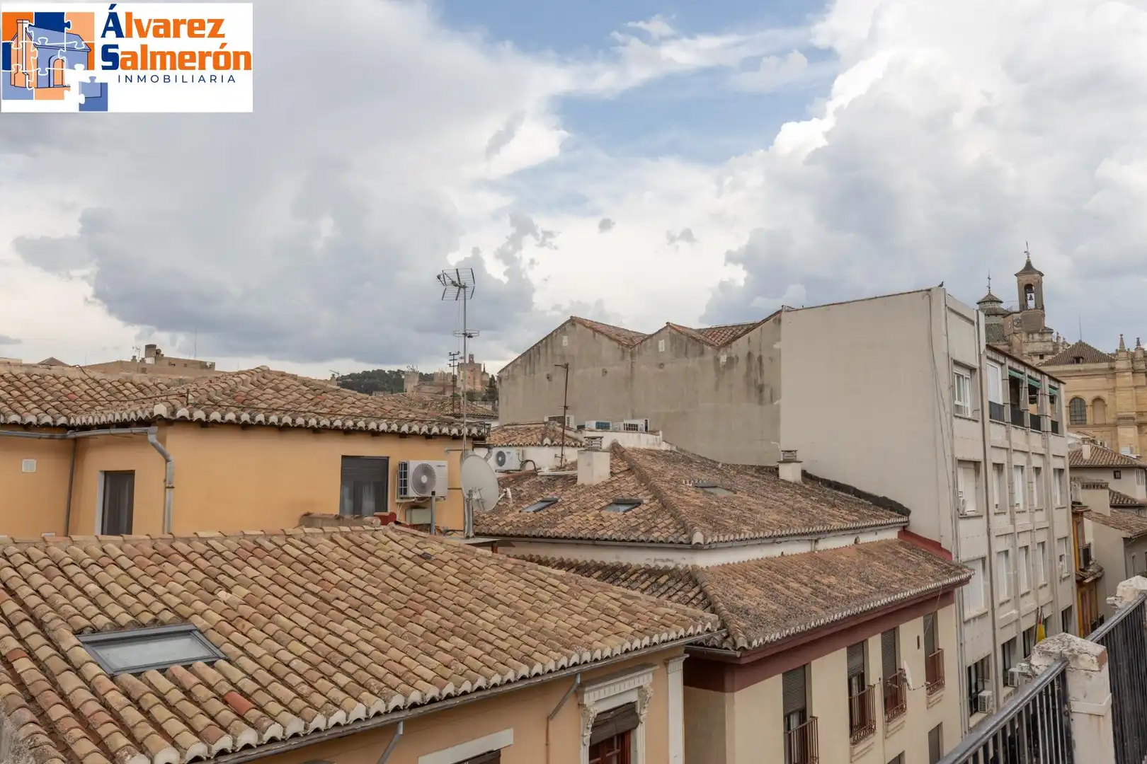 Vista exterior de Ático en venta en Granada