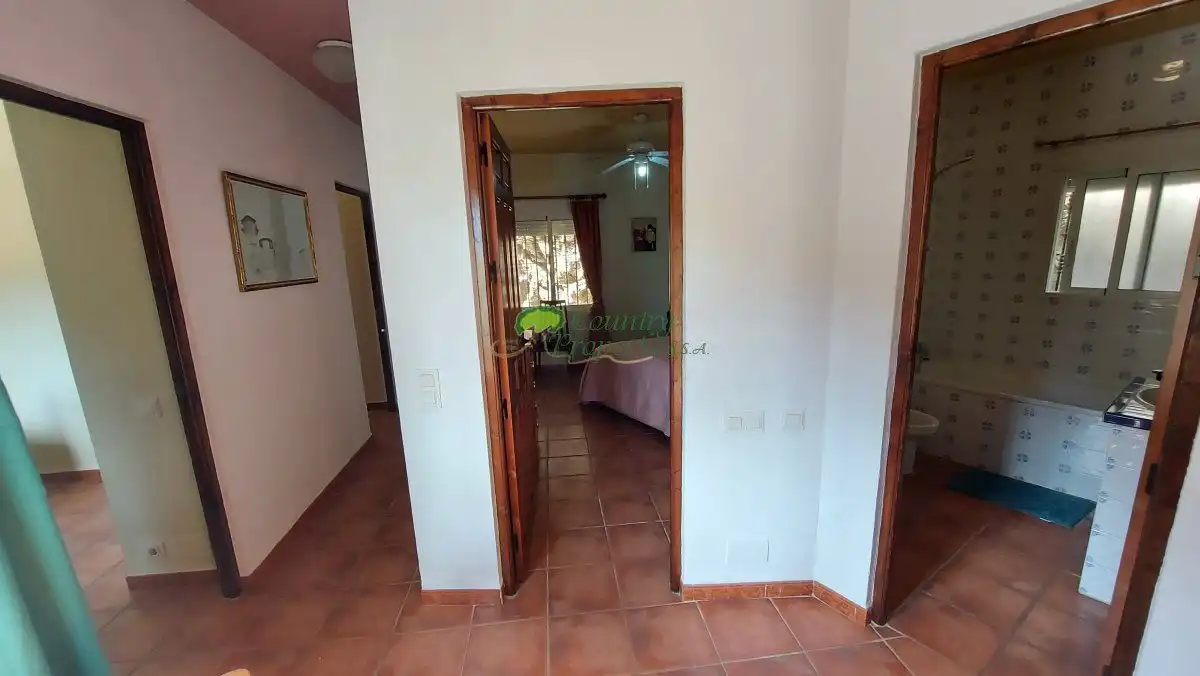 Finca rústica en venta en Vélez-Málaga con Aire acondicionado, Terraza y Trastero