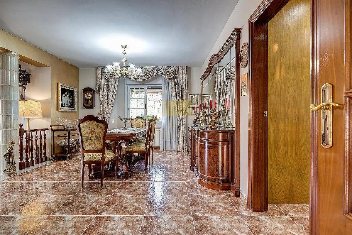Comedor de Casa o chalet en venta en Vallirana con Aire acondicionado, Calefacción y Jardín privado