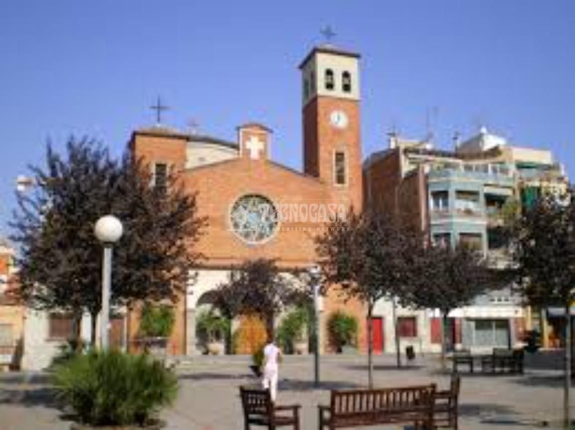 Exterior view of Flat for sale in Santa Coloma de Gramenet  with Terrace and Balcony