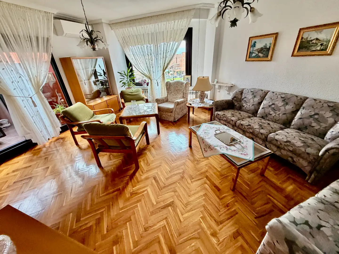 Sala de estar de Dúplex en venta en Leganés con Aire acondicionado, Calefacción y Jardín privado